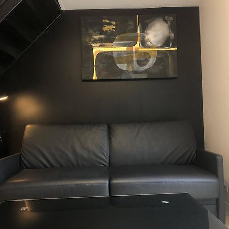 Une Chambre A Neuilly Guest House Екстериор снимка