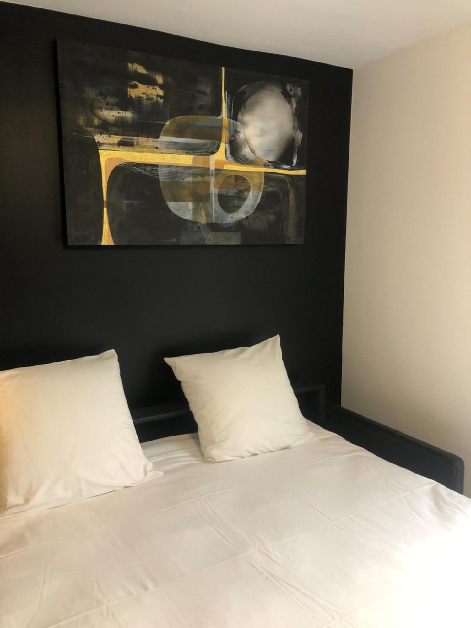 Une Chambre A Neuilly Guest House Екстериор снимка