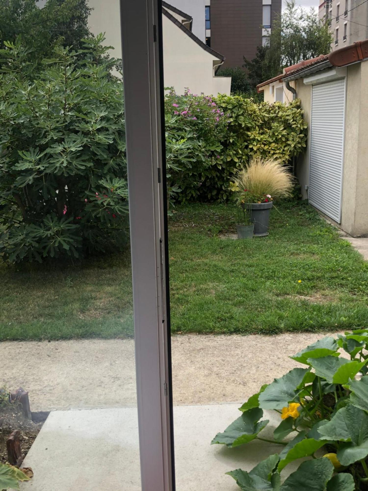 Une Chambre A Neuilly Guest House Екстериор снимка
