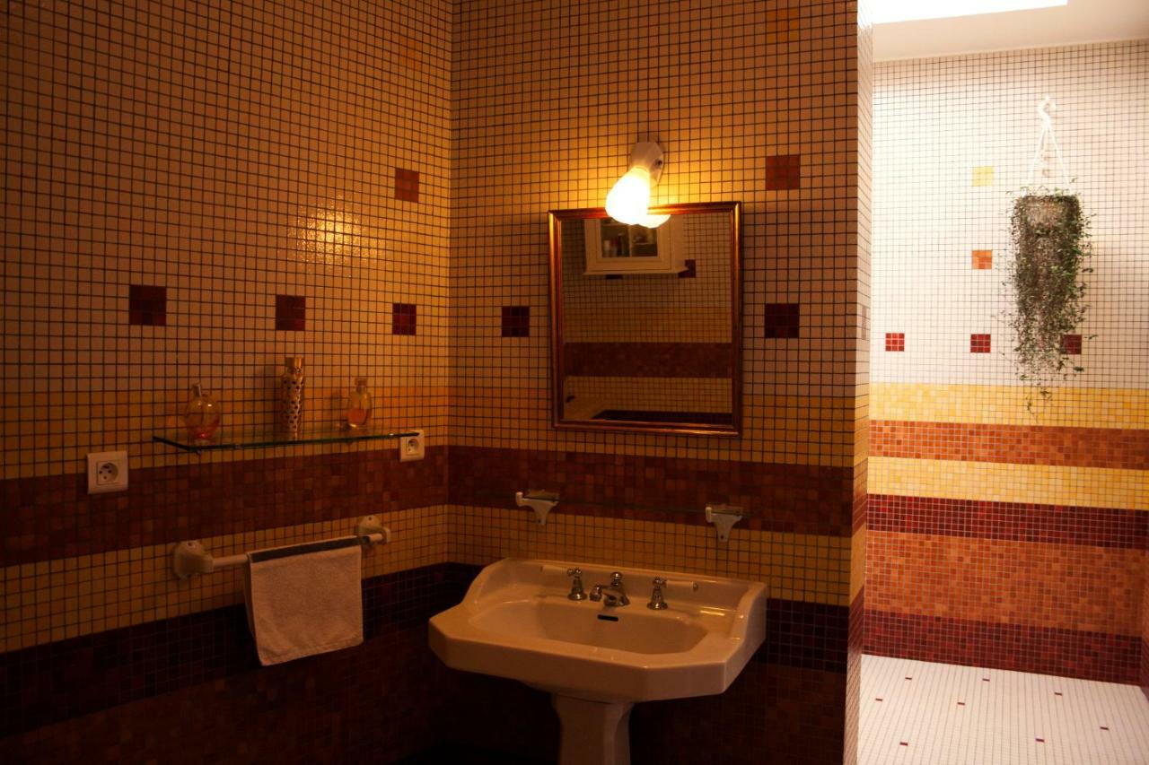 Une Chambre A Neuilly Guest House Екстериор снимка