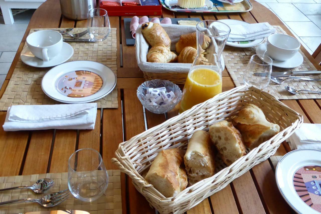 Une Chambre A Neuilly Guest House Екстериор снимка