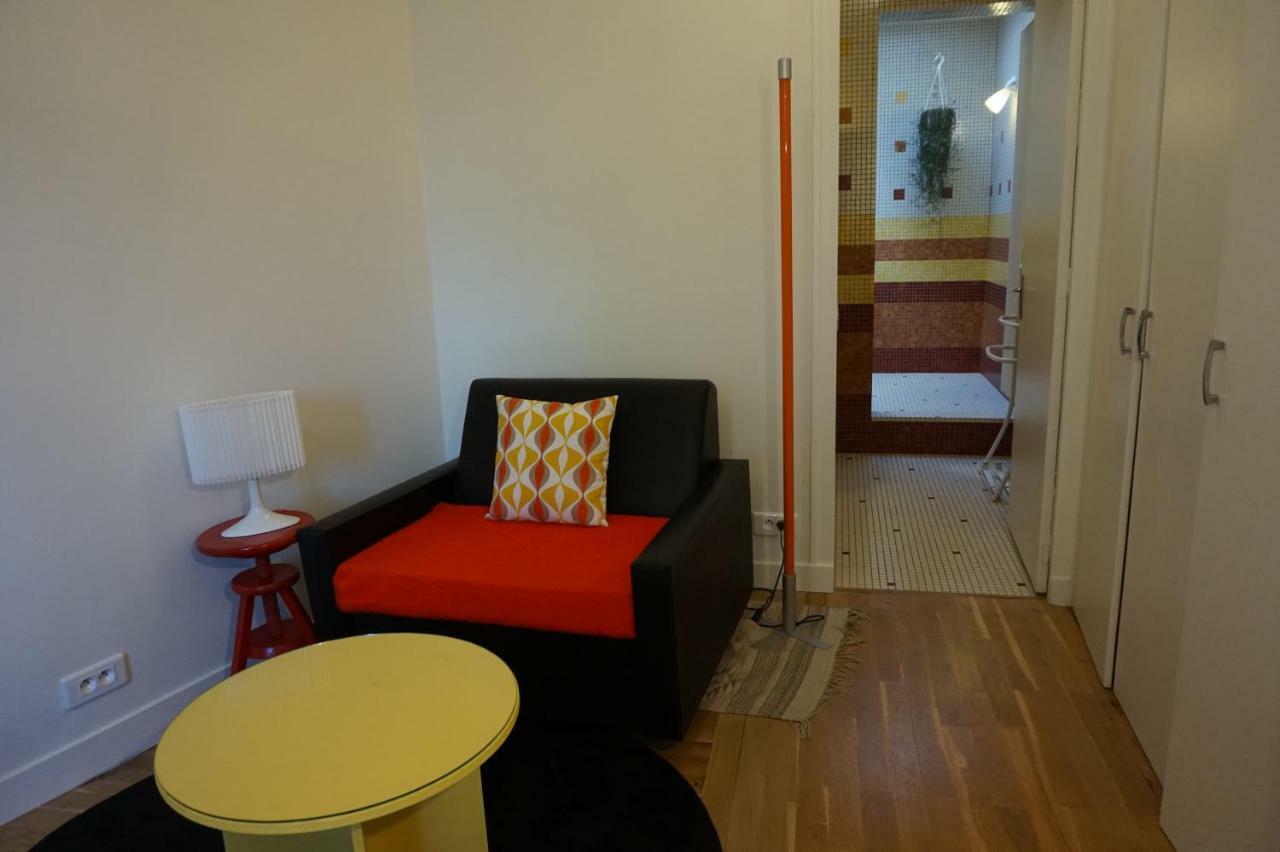 Une Chambre A Neuilly Guest House Екстериор снимка