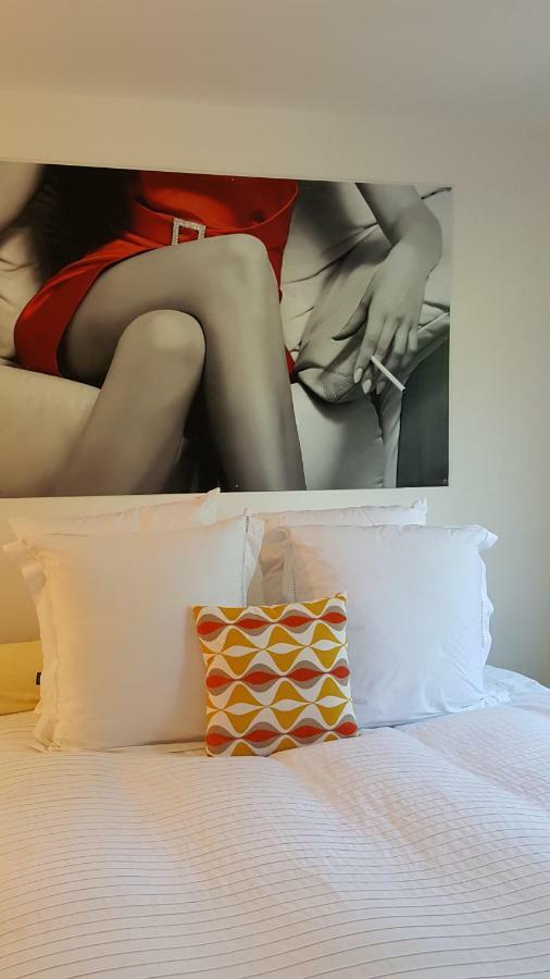 Une Chambre A Neuilly Guest House Екстериор снимка