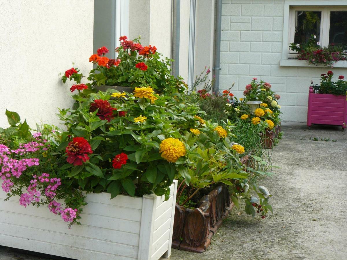 Une Chambre A Neuilly Guest House Екстериор снимка