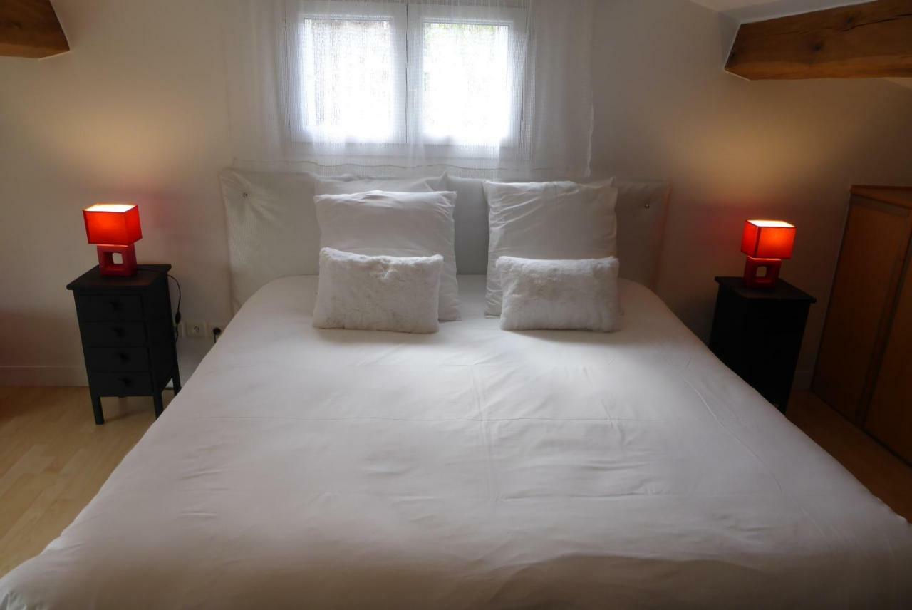 Une Chambre A Neuilly Guest House Екстериор снимка